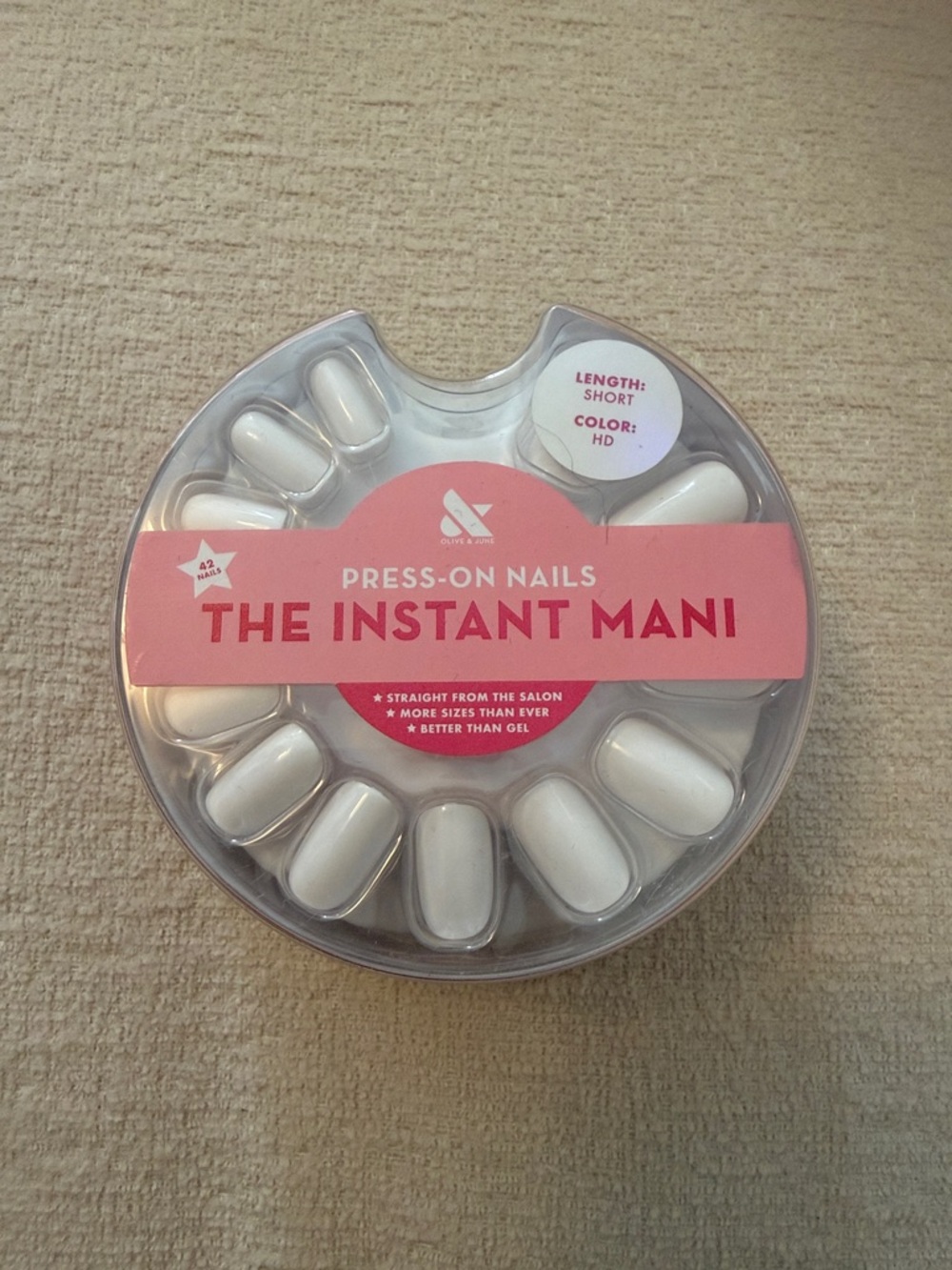 The Instant Mani Press-On Nails in White - Short Length